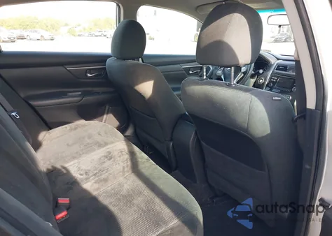 2015 Nissan Altima 2.5 S z USA, uszkodzony, nr VIN 1N4AL3AP2FN395793